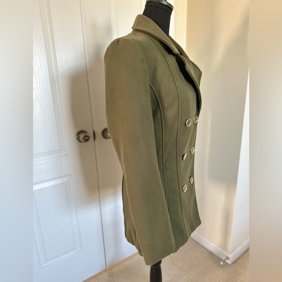 New: Guess Dayna Core Peacoat - Color Grape Leaf - Medium - Picture 6 of 7